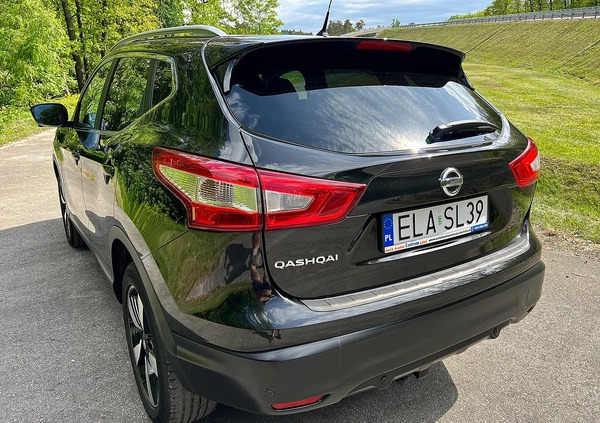 Nissan Qashqai cena 64900 przebieg: 79000, rok produkcji 2015 z Człopa małe 562